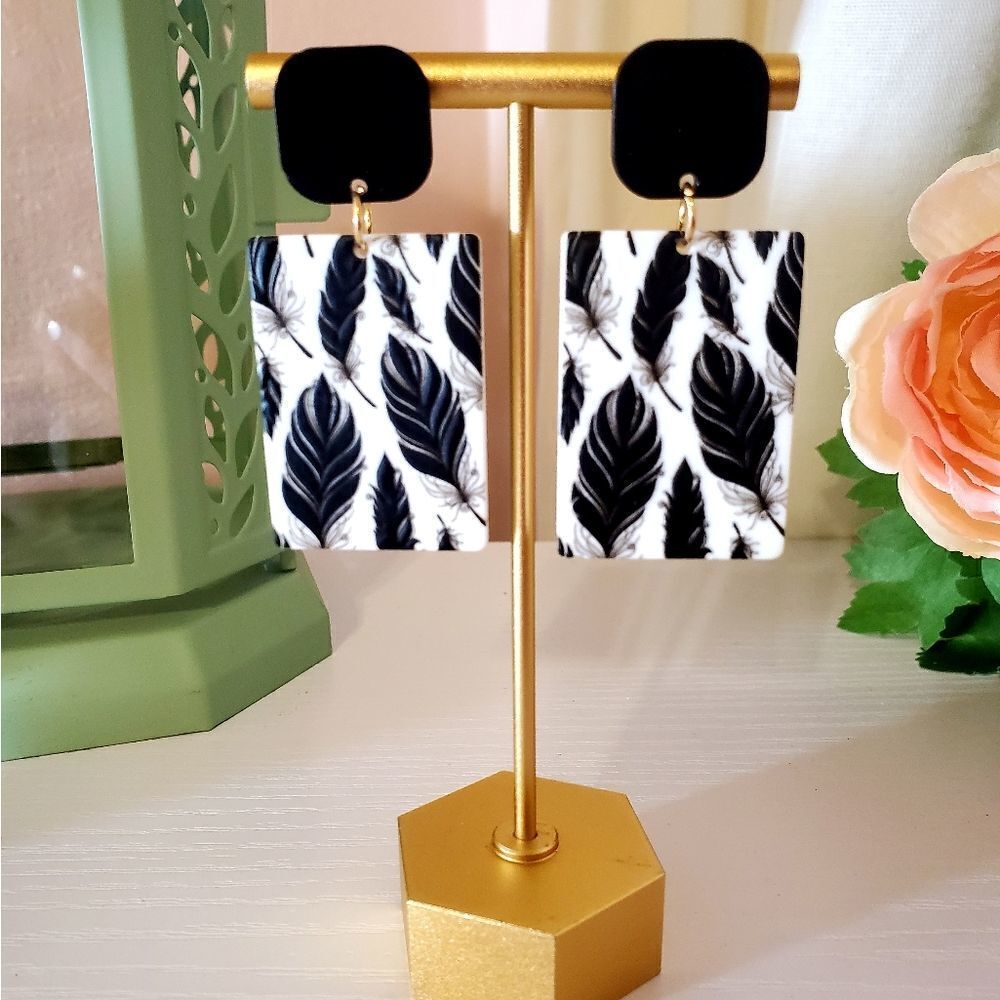 Black FLOATING FEATHERS EARRINGS